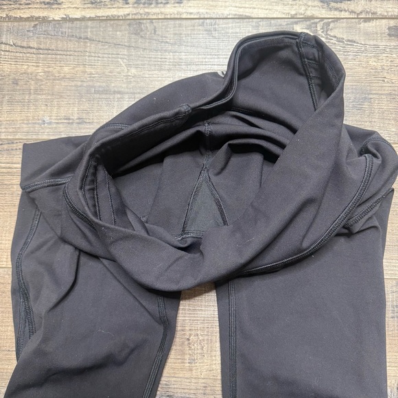 Lululemon Train Times 7/8 Pant Leggings Women's Size 6
Black Mesh Yoga Athletic - Picture 3 of 12
